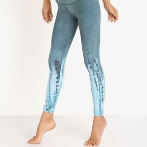 Onzie Tie Dye Capri Ocean